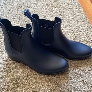 Sam Edelman Tinsley Low Rain Boots in navy. Size 8. Work only once